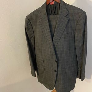 Gucci Mens Suit, Size: 42R, Waist 36 Grey With Pinstripe.